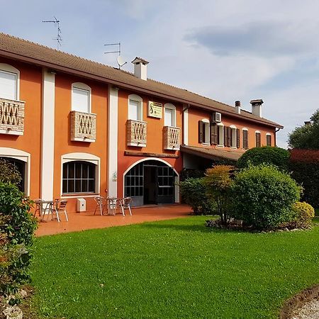 Casa Del Sole Bed & Breakfast Latisana Bagian luar foto